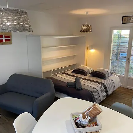 Petite Maison La Rochelle Avec Jardin Et Parking Дом отдыха *