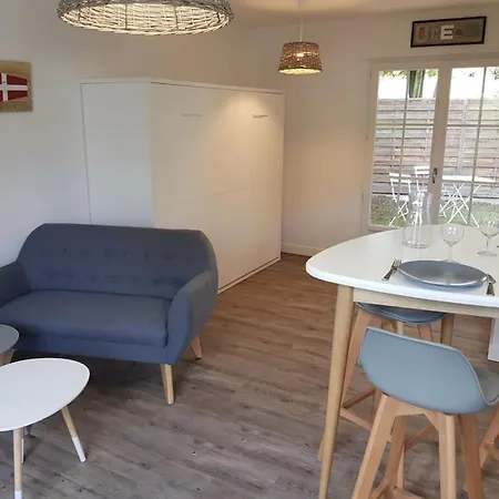 Дом отдыха Petite Maison La Rochelle Avec Jardin Et Parking Ла-Рошель
